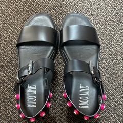 【極美品】ルコライン　サンダル　ネオンピンクスタッズ　ベルト調節可能　24cmの画像