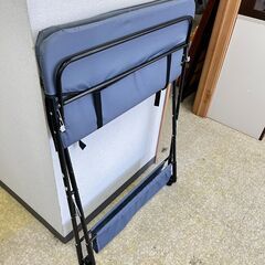 折りたたみ式おむつ台 の画像