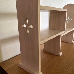 白い棚の画像