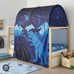 (取引完了)IKEA のKURA2段ベッドと恐竜柄ベッドテントのセット【お譲りします】の画像
