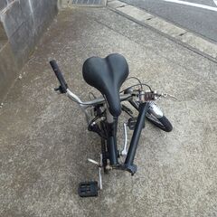 折りたたみ自転車の画像