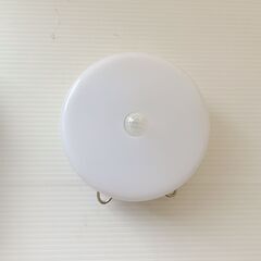 アイリスオーヤマ(IRIS OHYAMA) LEDセンサーライト 乾電池式 人感センサー付 マルチタイプ BSL40ML-WV2 の画像