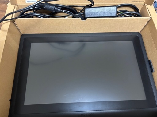 ワコム 液タブ 液晶ペンタブレット Wacom Cintiq 16 FHD ブラック