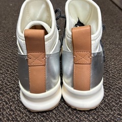 【極美品】see by Chloe シーバイクロエ　スニーカー　ホワイト　シルバー　#37 23.5cm レディーススニーカーの画像