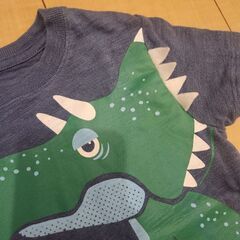 GAP　トリケラトプスのTシャツの画像