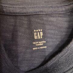 GAP　トリケラトプスのTシャツの画像