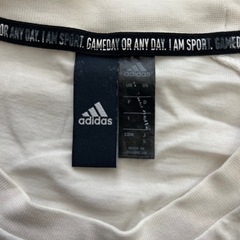 adidas アディダス 半袖 Tシャツ 肩にスリーストライプデザイン Mサイズの画像
