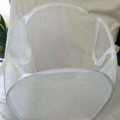 あげます　良品❗おまけ付き　ゴミ箱2個セット　洗濯かご付きの画像