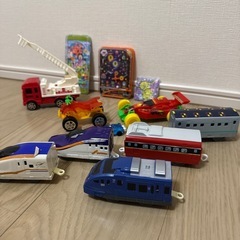 電車、車おもちゃ等の画像