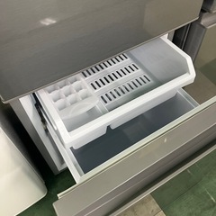 ジャングルジャングル貝塚店 126L冷蔵庫 アクア AQUA AQR-13M 2022年製 中古 シルバー リサイクルショップ　貝塚市 洗浄済みの画像
