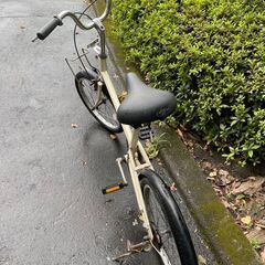 自転車　No.372　ホワイト　20インチ　ライト付き　※前輪振れあり(小)　【リサイクルショップどりーむ天保山】の画像