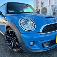 希少☆マニュアル車‼️月々1.3万円〜分割可❗️車検付き！ピカピカのBMW MINI クーパーS！美車☆上品でお洒落☆ナビ付き☆走行中DVD見れます☆ETC付き☆便利なバックカメラ付き☆純正ホイール☆プッシュスタート☆とてもオシャレです‼️の画像