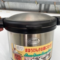 未使用 タイガー魔法瓶　保温調理鍋　NFA-A300 3.0L まほうなべの画像