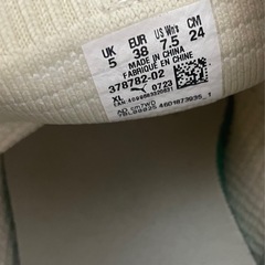 【受渡予定者決定】24センチ PUMAスニーカー白の画像