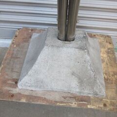 Ｑ625　ステンレス　物干し台　土台コンクリート　屋外用　2台セットの画像