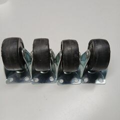 タイヤ　777円  ４個セットの画像