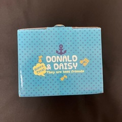 ドナルド&デイジーのコップの画像