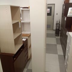 ★リユースのサカイ千葉中央店★期間限定割引有  ハイキャビネット  H182×D27×W30 クリーニング済み TC4134の画像