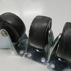 タイヤ　777円  ４個セットの画像