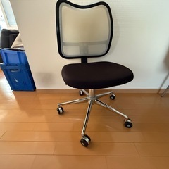 机と椅子セットの画像
