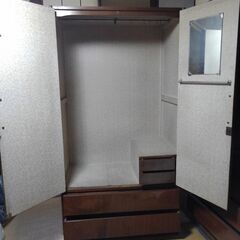 木製　洋服箪笥の画像