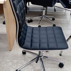 ★リユースのサカイ高崎店★TJ12438 サンワサプライ株式会社 チェアー 黒 H×D×W クリーニング済みの画像