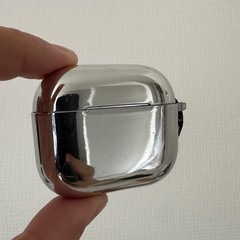 【美品】未使用に近いAirPods第3世代、ケース３つ+箱付きの画像