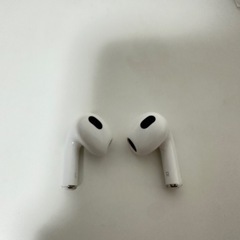 【美品】未使用に近いAirPods第3世代、ケース３つ+箱付きの画像