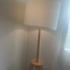 IKEA フロアランプ　ラウテルスの画像