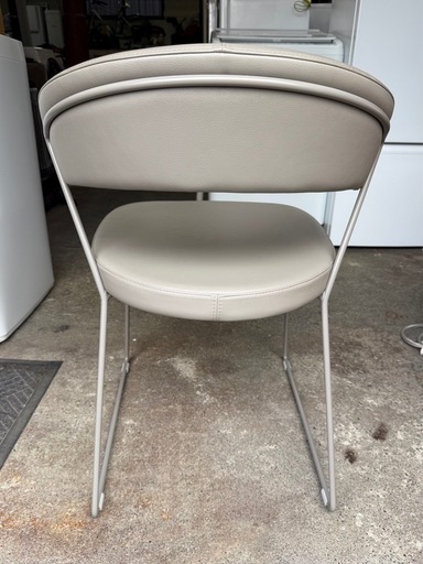 札幌市内配送可 Calligaris カリガリス コヌビア ニューヨーク ダニングチェア ソフトレザー カラー/トープ ③