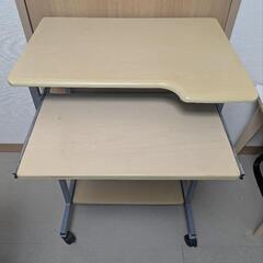 パソコンデスクの画像