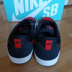 NIKE　SB アリウープ　黒赤の画像
