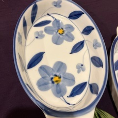 ブルーの花柄　オーバルグラタン皿　２枚の画像
