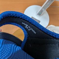 24cm青いサンダルの画像