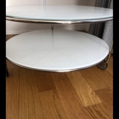 IKEA ガラステーブルの画像