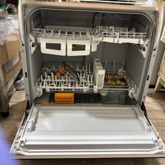 Panasonic電気食器洗い乾燥機　NP-TR9-Tの画像