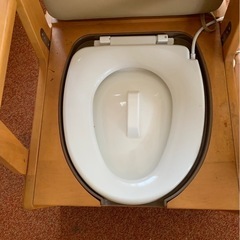 家具調天然木ポータブルトイレ　暖房便座の画像