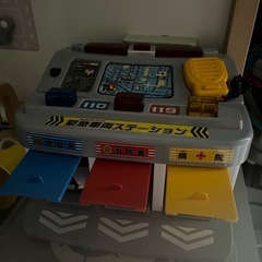車のおもちゃの画像