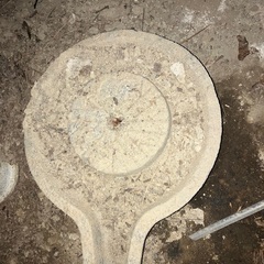 二つセットです。石の何かの画像