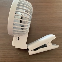 1台4役　小型扇風機 ハンディファンの画像