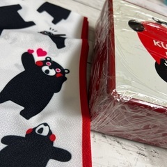 非対面でお譲り、無料です。　くまモン　お重箱　おせち用　風呂敷付きの画像