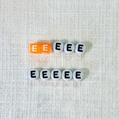 アルファベットビーズ/イニシャル/推し活/ハンドメイド/パーツ販売/D/E/Fの画像