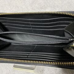 OACH 長財布 黒＆茶　シグネチャー ブラウン×ブラックの画像