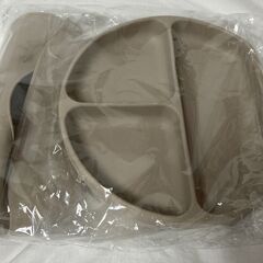 ☆rinaty ベビー食器 エプロン 2点セット ひっくり返らない 吸盤 プレート シリコン◆安心して使用できるの画像