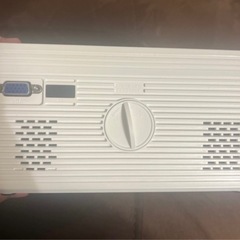 再アップ！DVDプレイヤー付きプロジェクター今ならDVD一枚プレゼント！　配達もしますよ！の画像