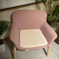 IKEAの「ヴェードボ」　1人掛けチェアの画像