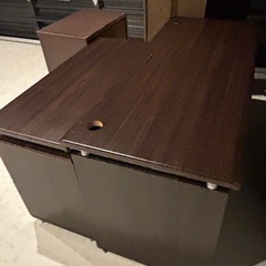 パソコンデスク　本棚の画像