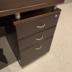 パソコンデスク　本棚の画像