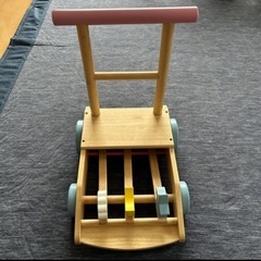 赤ちゃん　カタカタ　手押し車　木製の画像