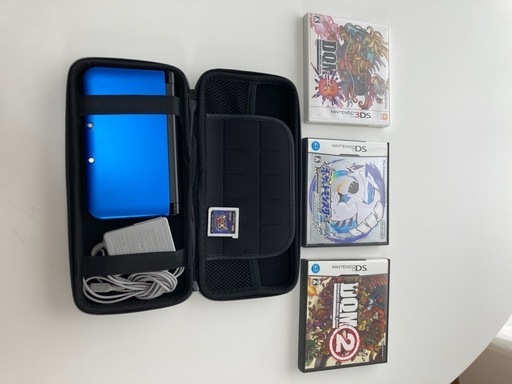 【美品】Newニンテンドー3DS LL ブルー×ブラック 本体 ソフト付き